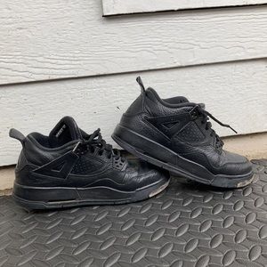 Used Jordan Retro 4’s size 7Y